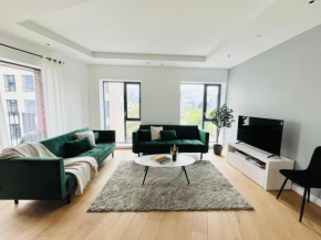 Stylish Apartment - Prime Location Near Excel O2 & Canary Wharf